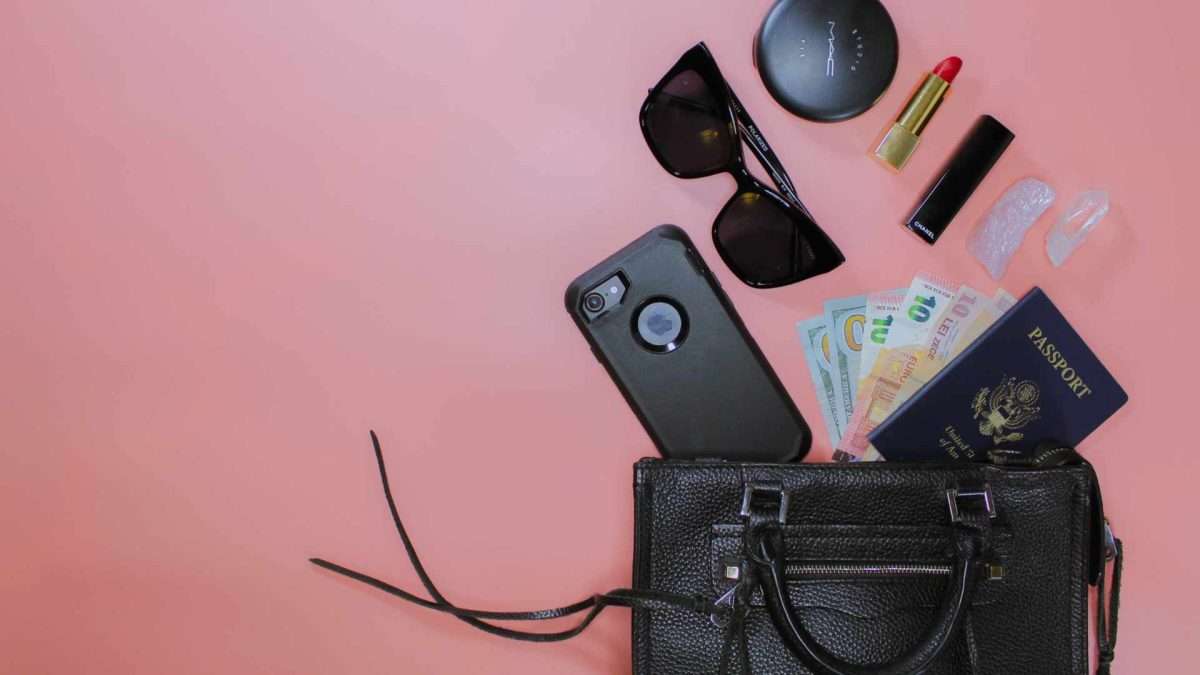 4 Steps to Master the Art of Handbag Organization